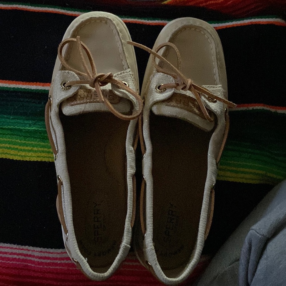 Sperry size 6